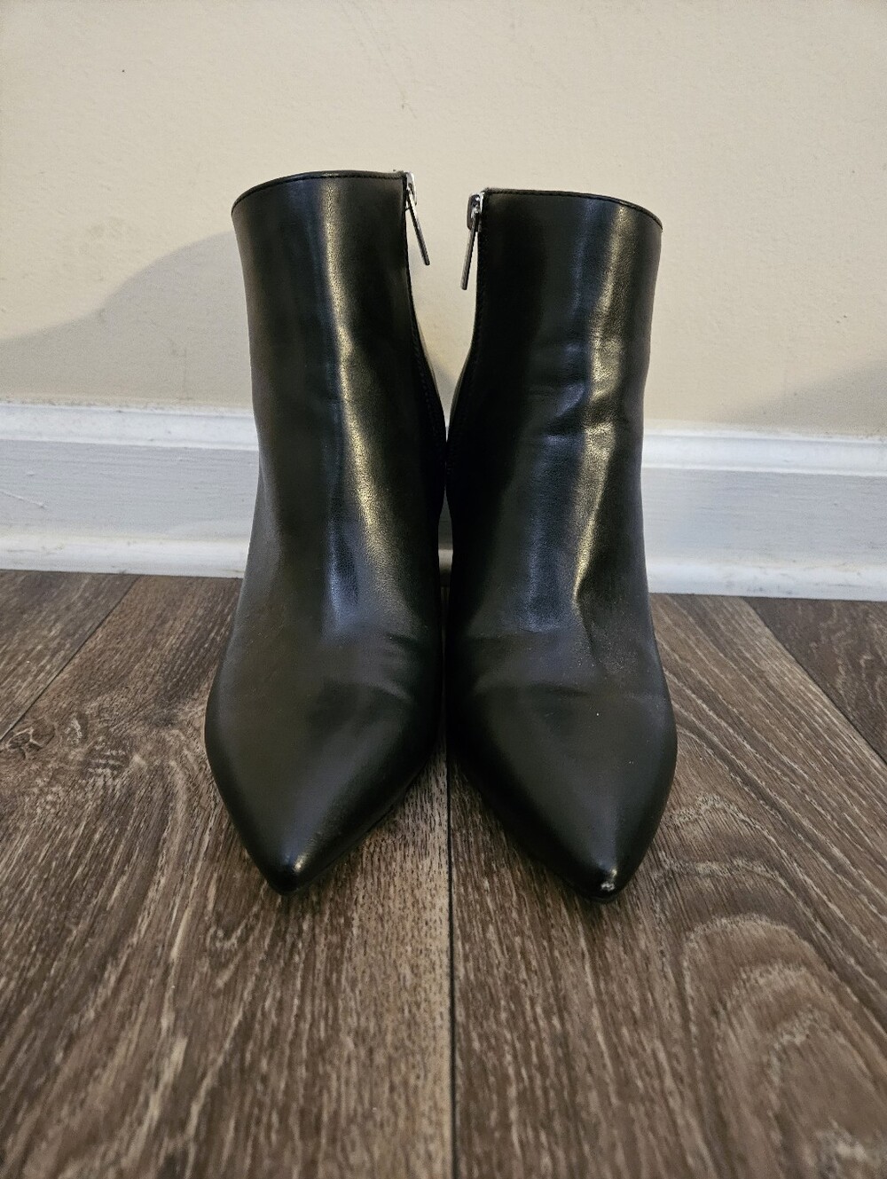 Unisa Black Pointed Toe Ankle Booties with Side Zipper, Size 8.5